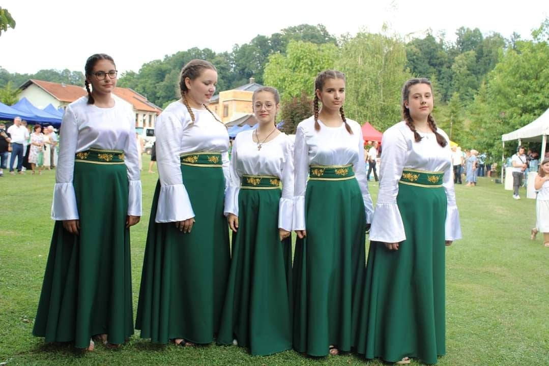 etno-hor-lopare